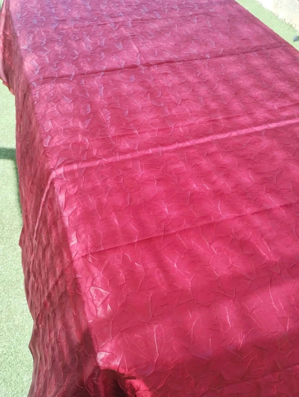 Nappe rouge effet froissé, 252*150cm